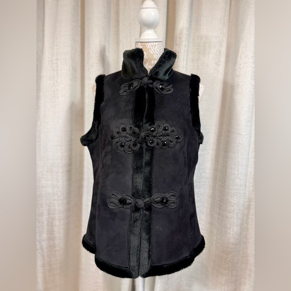 Coldwater Creek Women’s Faux Suede Vest Black Beaded Frog Toggle Closure Size M - Picture 2 of 8